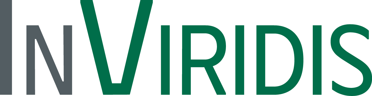 In grün-grauer Schrift steht "InViridis", wobei das "V" groß und stilisiert ist.